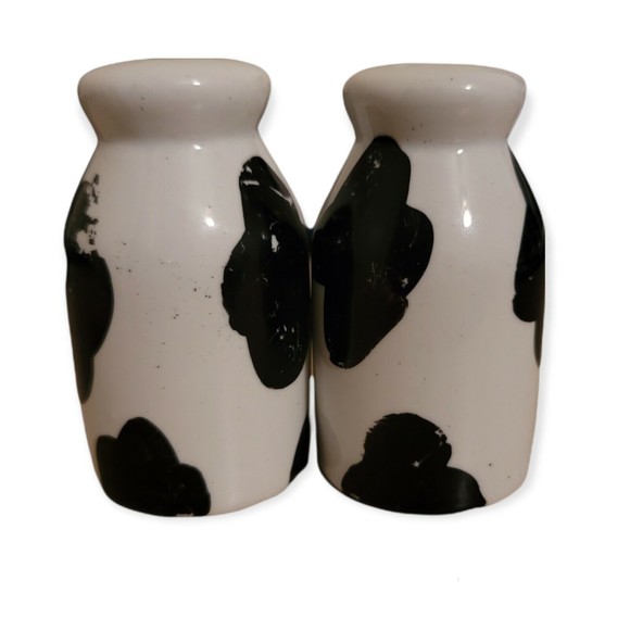 Cow Theme Salt And Pepper‎ Shakers - Picture 2 of 3